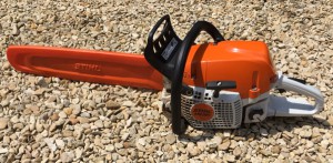How to start a Stihl chainsaw